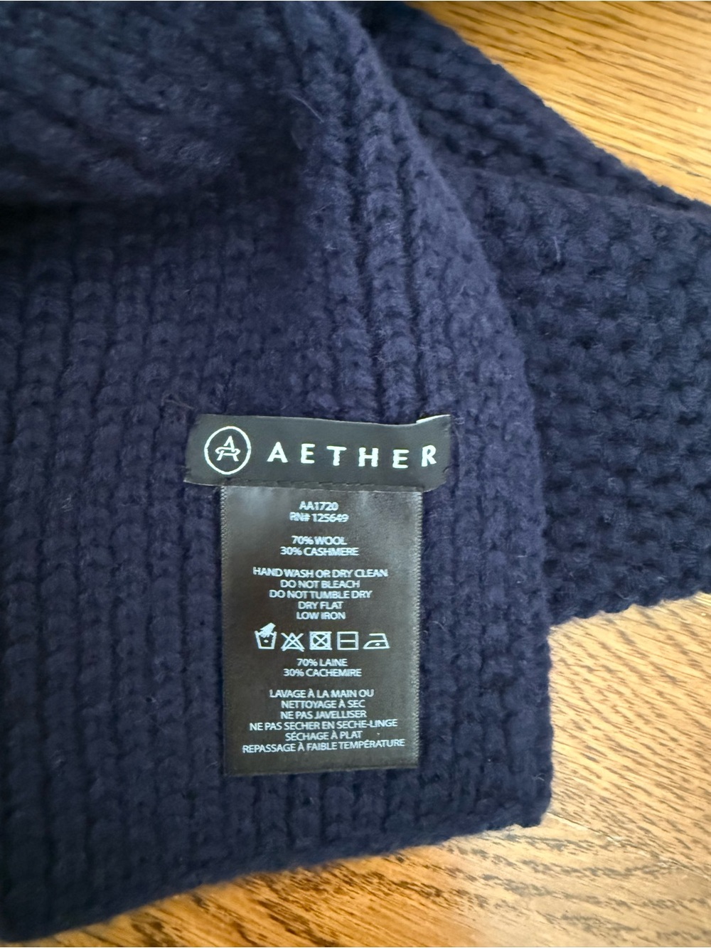Aether Navy Ribbed Cashmere Scarf - Picture 3 of 4